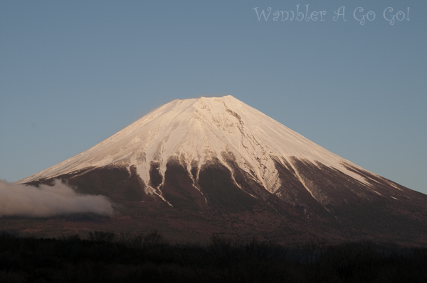 嵐の後の富士山