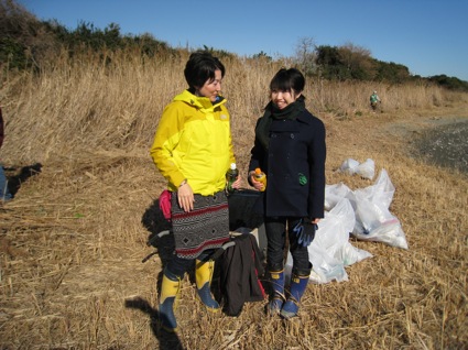 2012年1月7日干潟清掃で「渡り鳥サポーターになろう！」⑤