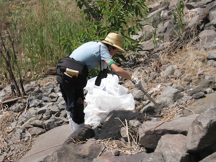 2012 年8月4日干潟清掃で「渡り鳥サポーターになろう！」⑨