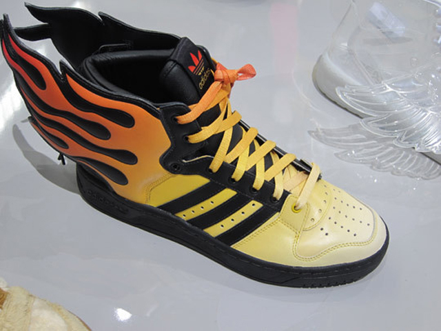 Adidas-Originals-jeremy-Scott-Spring-2011-6.jpg