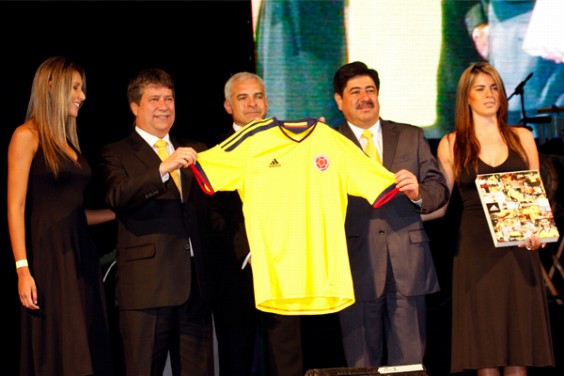 コロンビア2011ホームユニフォーム