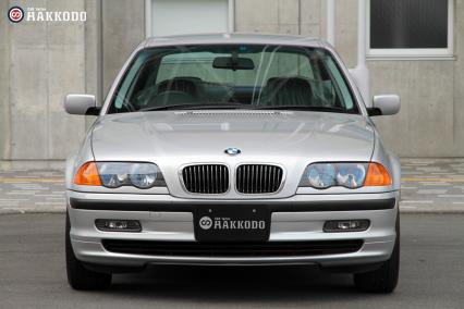 BMW320-3.jpg