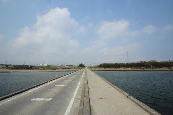 鮎喰川潜水橋