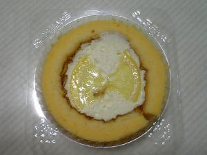 プレミアムレモンとレアチーズのロールケーキ2
